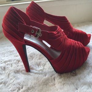 Qupid red heels